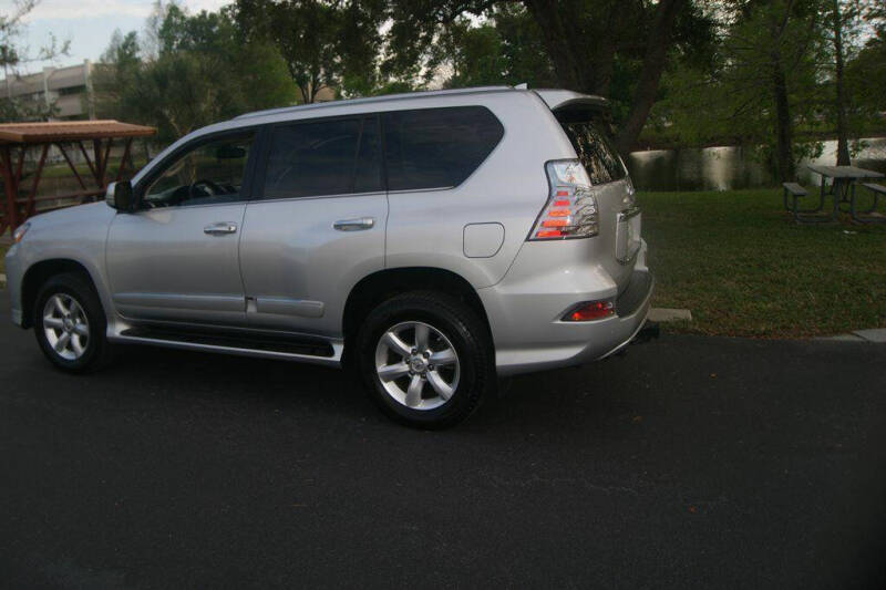 2018 Lexus GX Base photo 9