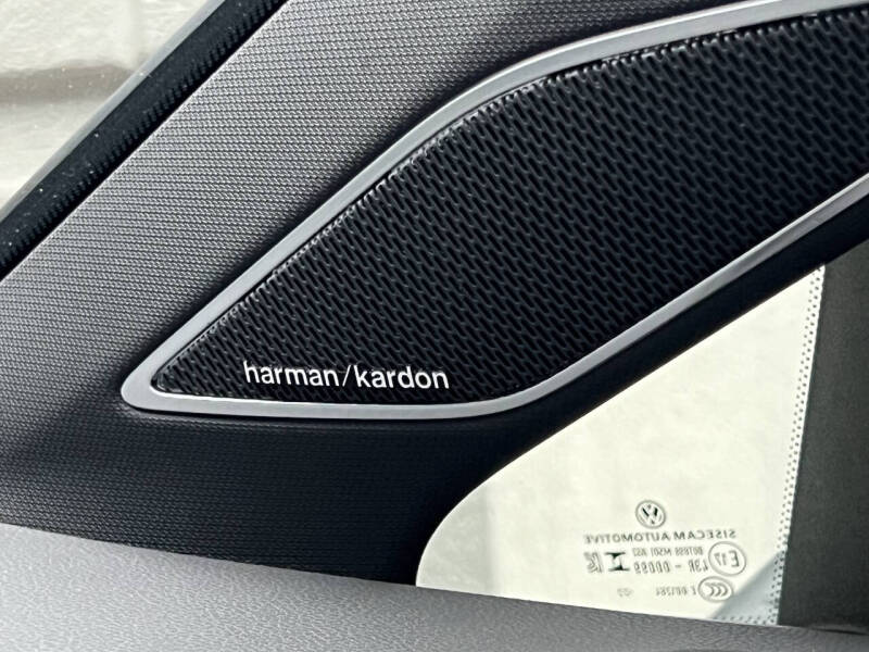 2023 Volkswagen Golf GTI SE