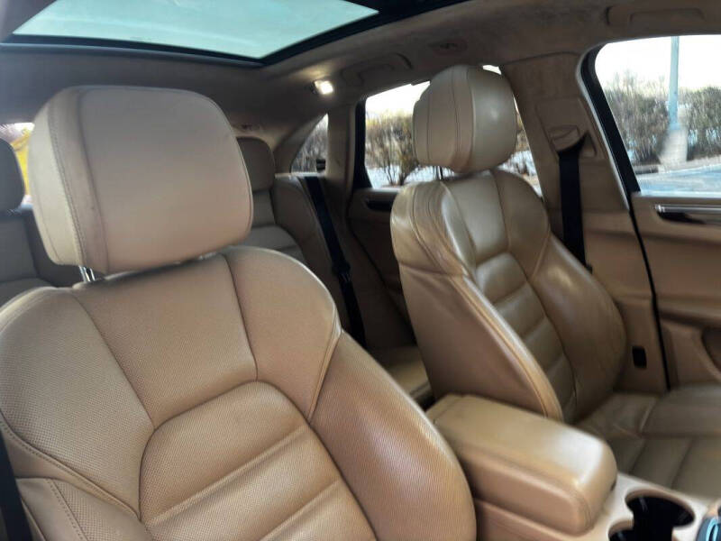 2015 Porsche Macan Turbo