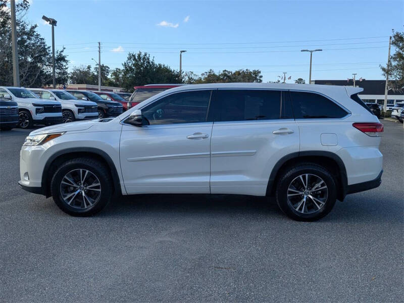 2018 Toyota Highlander LE