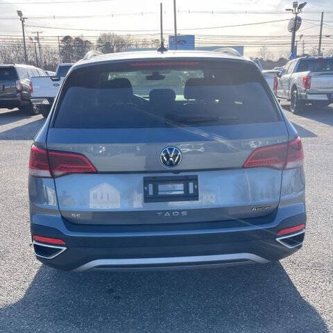 2024 Volkswagen Taos SE 4Motion