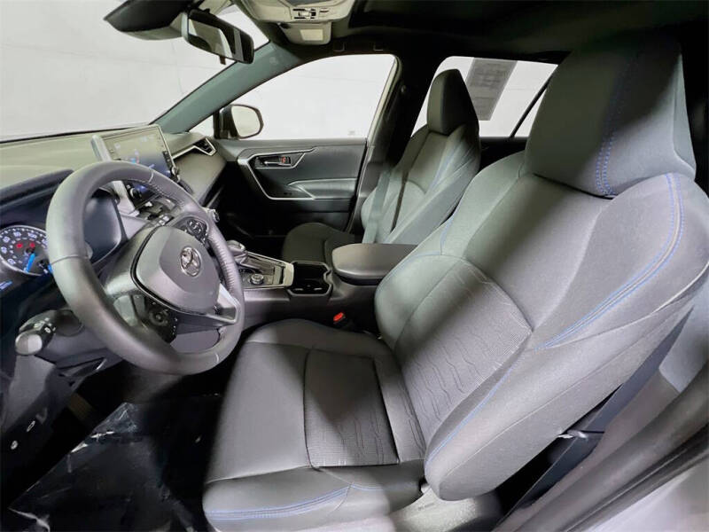 2022 Toyota RAV4 Hybrid SE