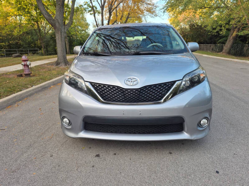2011 Toyota Sienna SE 8-Passenger