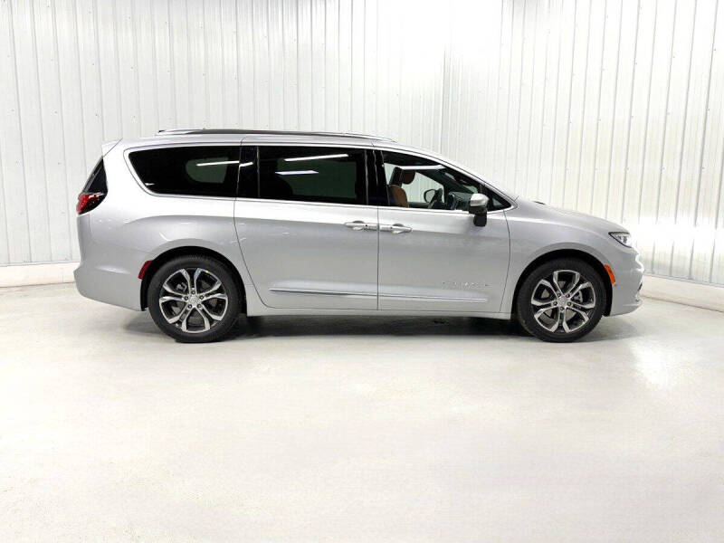 2026 Chrysler Pacifica Pinnacle