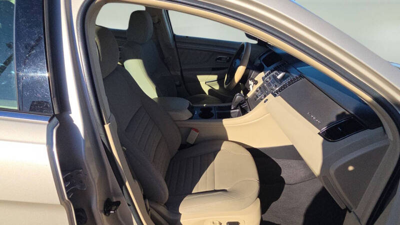 2018 Ford Taurus SE