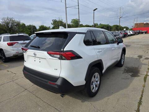 2024 Toyota RAV4 LE