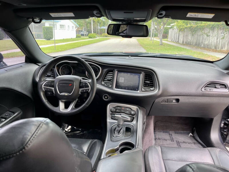 2018 Dodge Challenger SXT Plus