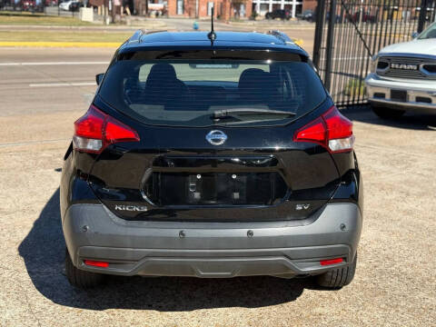 2020 Nissan Kicks SV