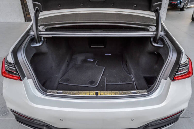 2020 BMW 7 Series 740i