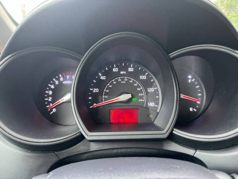 2013 Kia Rio 5-Door LX