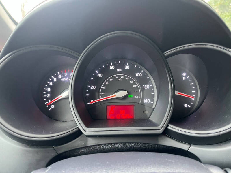 2013 Kia Rio 5-Door LX