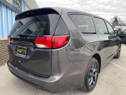 2020 Chrysler Pacifica Touring