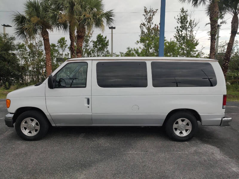 2005 Ford E-Series E-150 Chateau