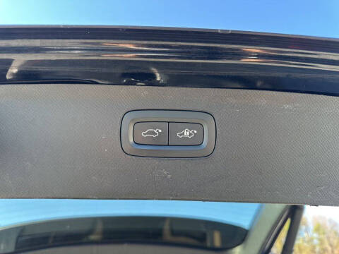 2019 Volvo XC90 T6 Momentum