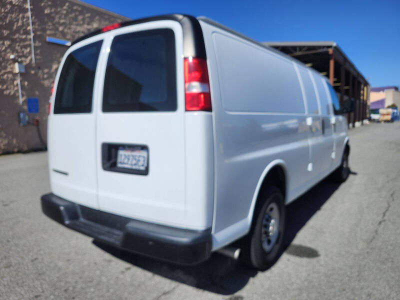 2021 Chevrolet Express 2500