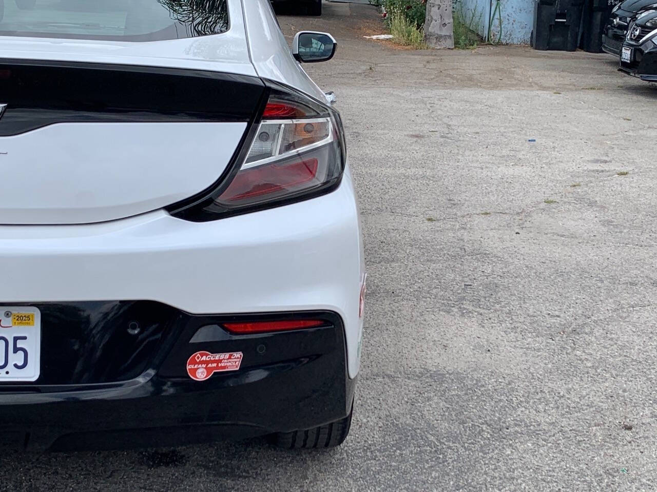 White 2017 Chevrolet Volt Premier Premier 4dr Hatchback 38