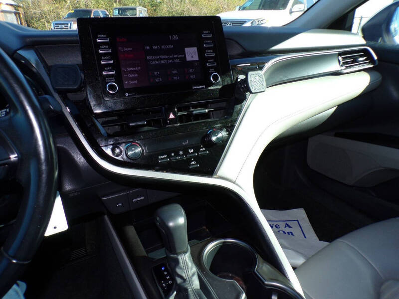 2022 Toyota Camry SE