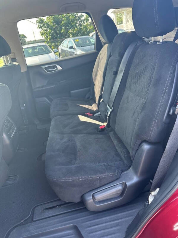 2016 Nissan Pathfinder SV