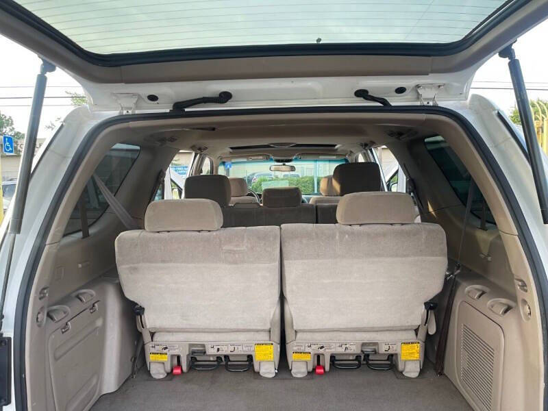 2002 Toyota Sequoia SR5