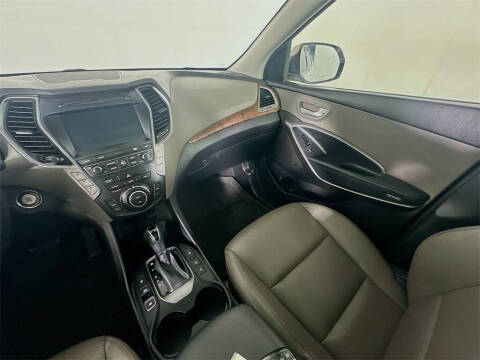 2017 Hyundai Santa Fe Limited Ultimate