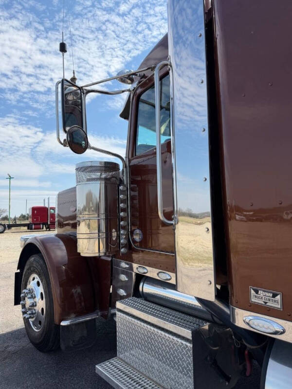 2018 Peterbilt 389