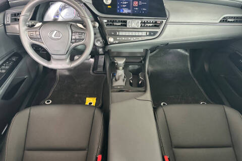 2025 Lexus ES 350