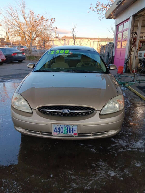 2001 Ford Taurus SE