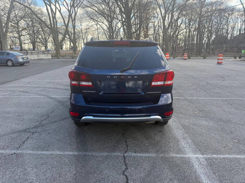 2020 Dodge Journey Crossroad photo 6