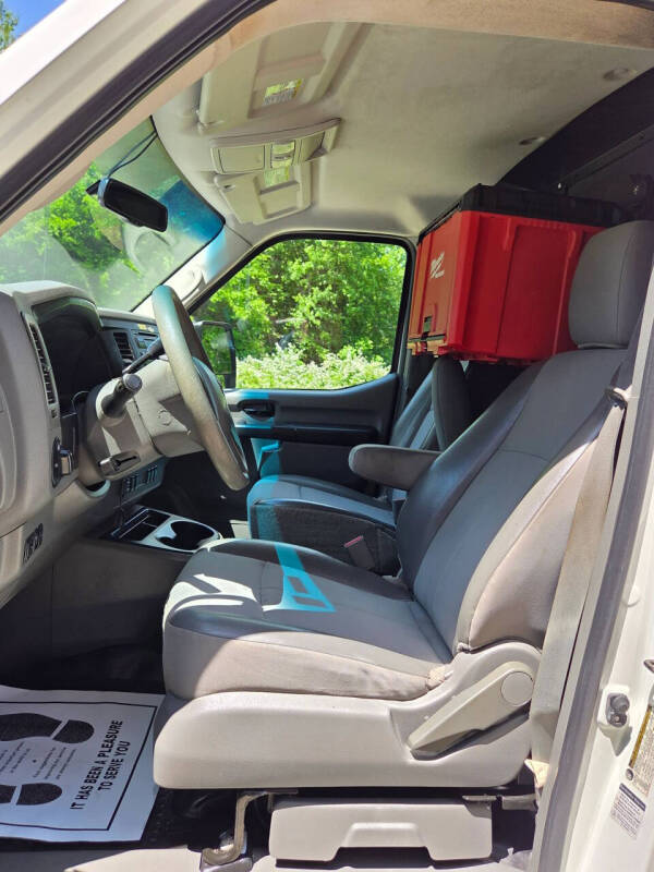 2017 Nissan NV