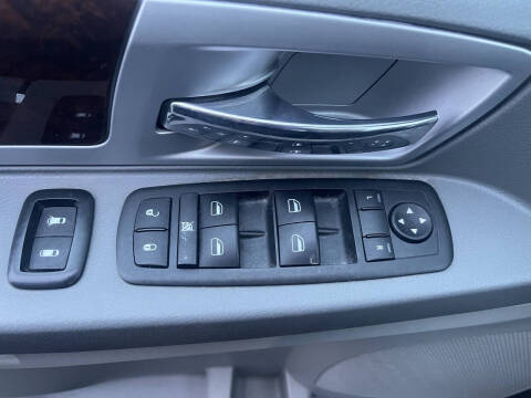 2010 Chrysler Town and Country Touring