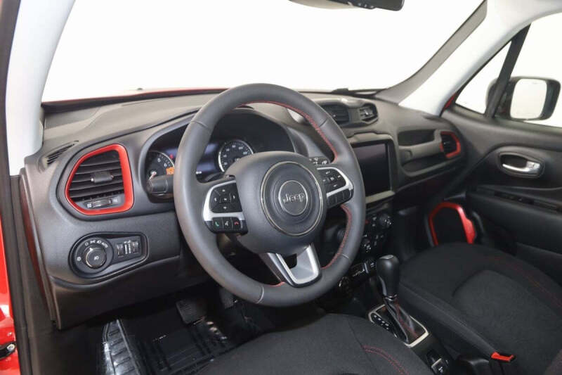 2023 Jeep Renegade Trailhawk