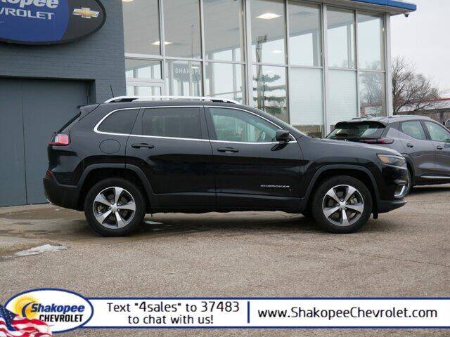 Used 2019 Jeep Cherokee Limited with VIN 1C4PJMDXXKD309013 for sale in Shakopee, Minnesota