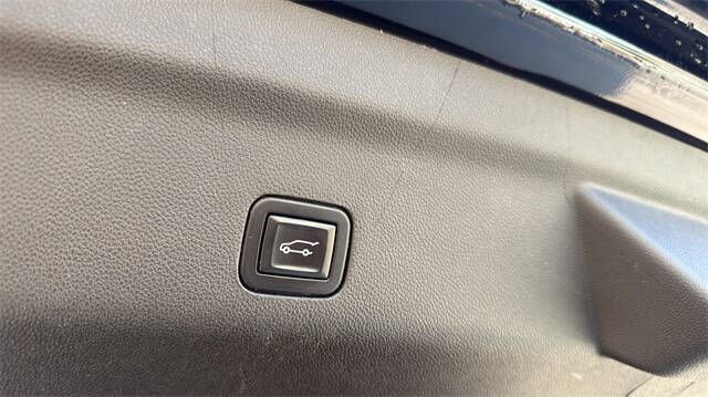 2023 GMC Yukon XL AT4