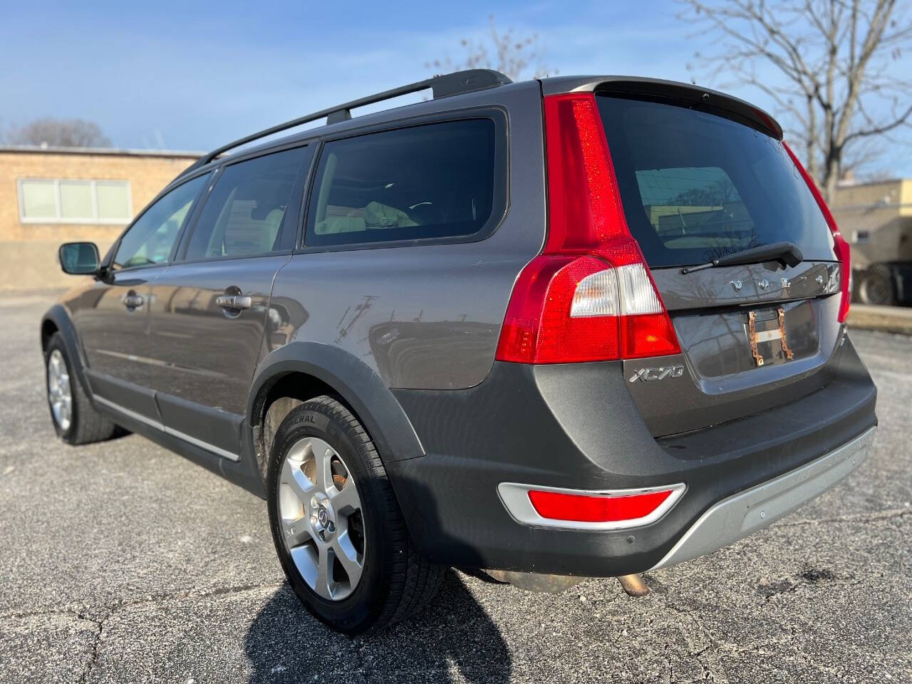 2008 Volvo XC70 for sale at Ideal Cars LLC in Skokie, IL