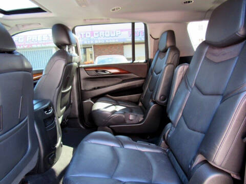 2018 Cadillac Escalade ESV Luxury