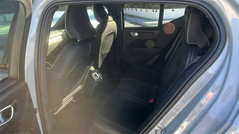 2025 Volvo XC40 B5 Plus Dark Theme