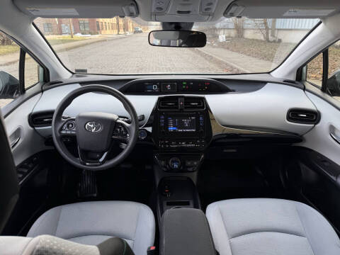 2019 Toyota Prius L Eco