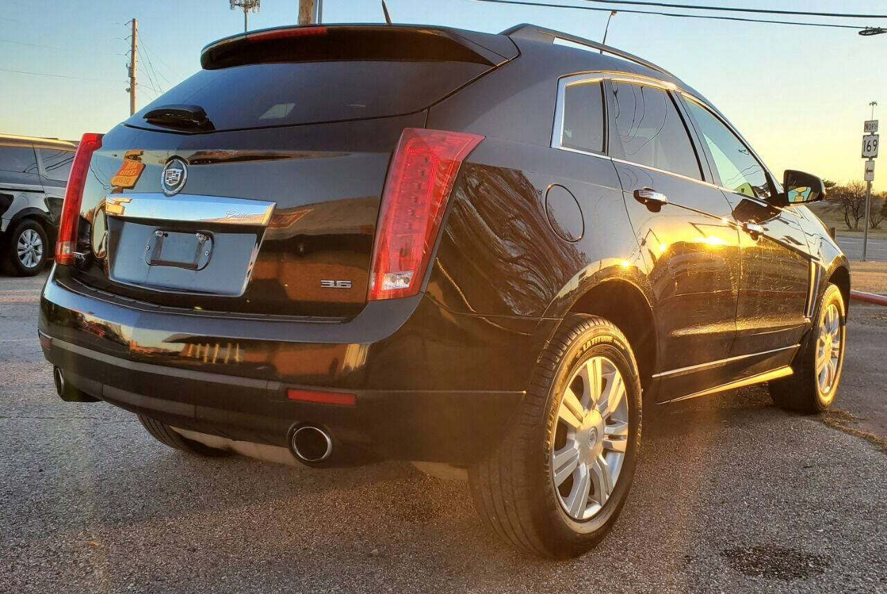 2013 Cadillac SRX for sale at DURANGO AUTO CENTER LLC in Tulsa, OK