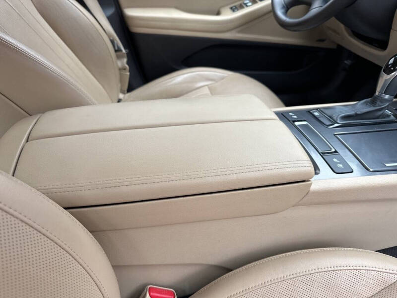 2016 Hyundai Genesis