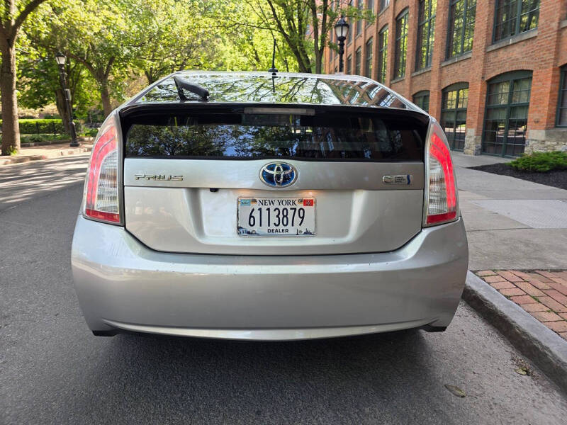 2012 Toyota Prius Plug-in Hybrid Advanced