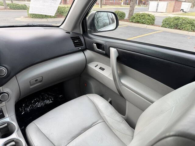 2012 Toyota Highlander SE