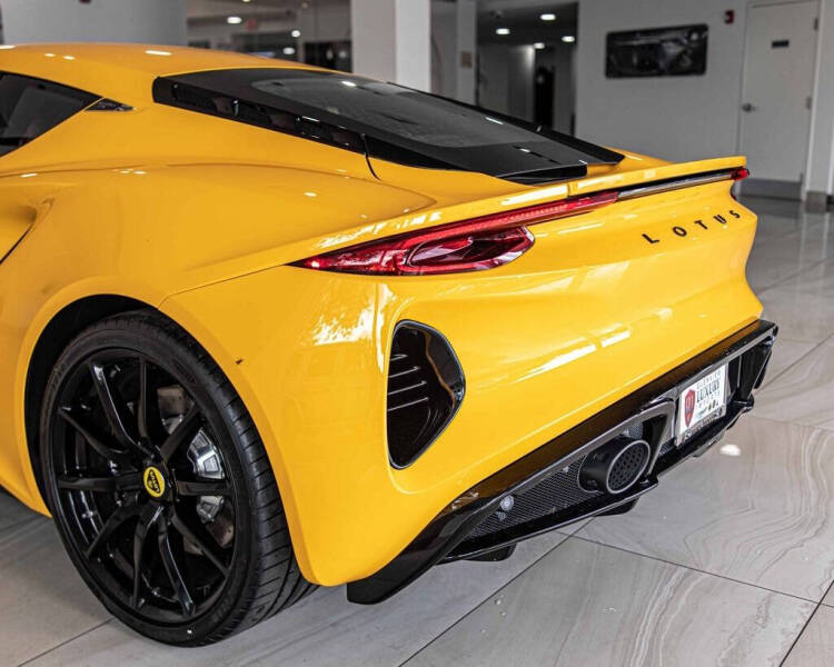 2025 Lotus Emira V6 Base