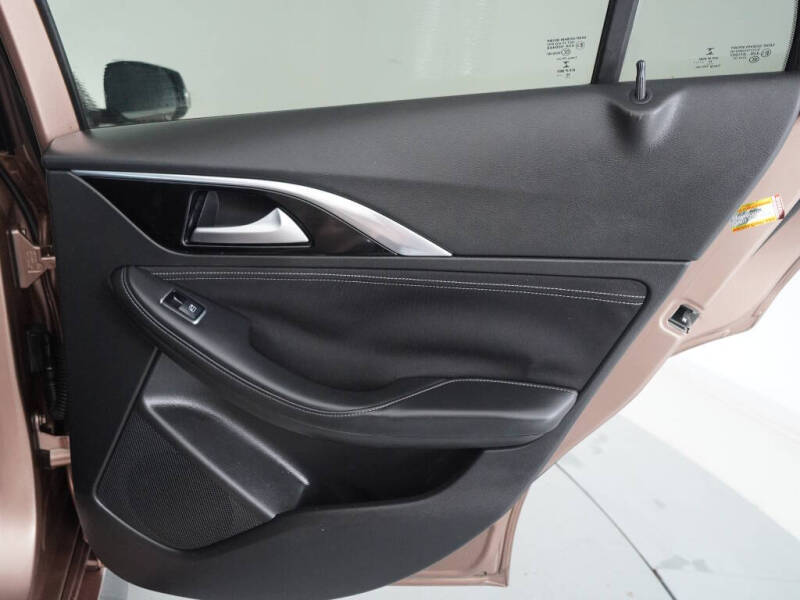 2017 Infiniti QX30