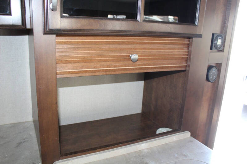 2016 Forest River Cardinal 325RL