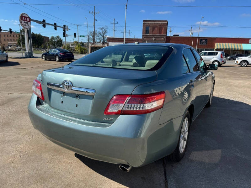 2011 Toyota Camry XLE photo 10