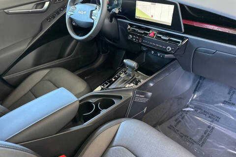 2025 Kia Niro SX