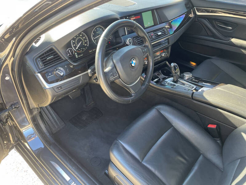 2015 BMW 5 Series 528i