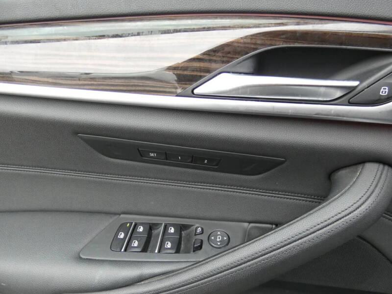 2019 BMW 5 Series 530i