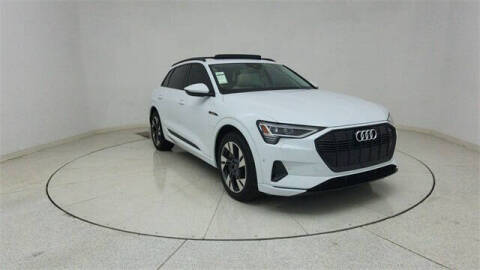 2022 Audi e-tron quattro Premium