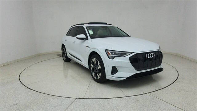 2022 Audi e-tron quattro Premium